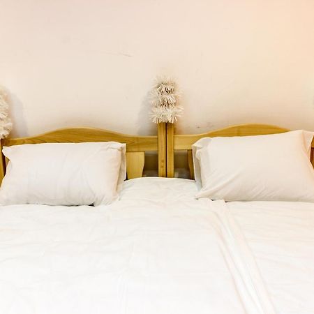 Hostel Best Time Львов Экстерьер фото