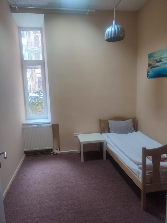 Hostel Best Time Львов Экстерьер фото