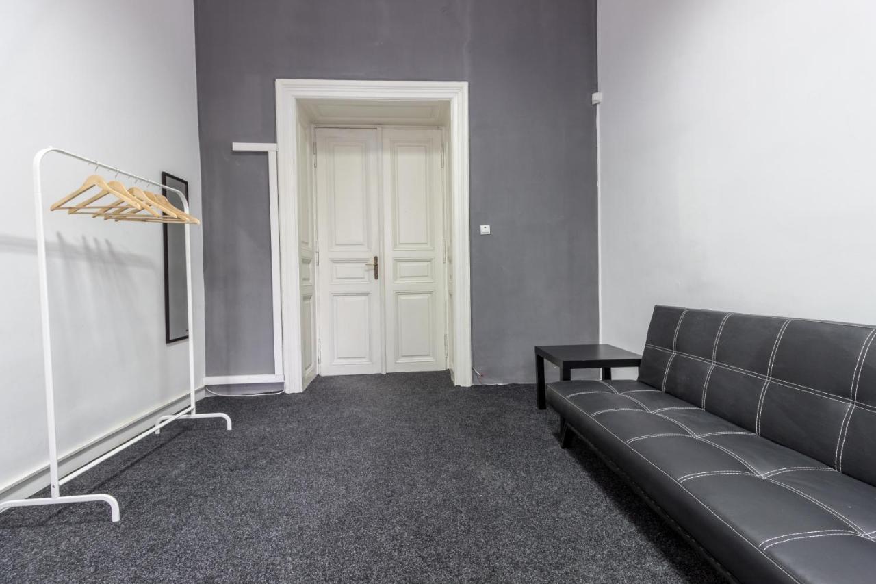 Hostel Best Time Львов Экстерьер фото