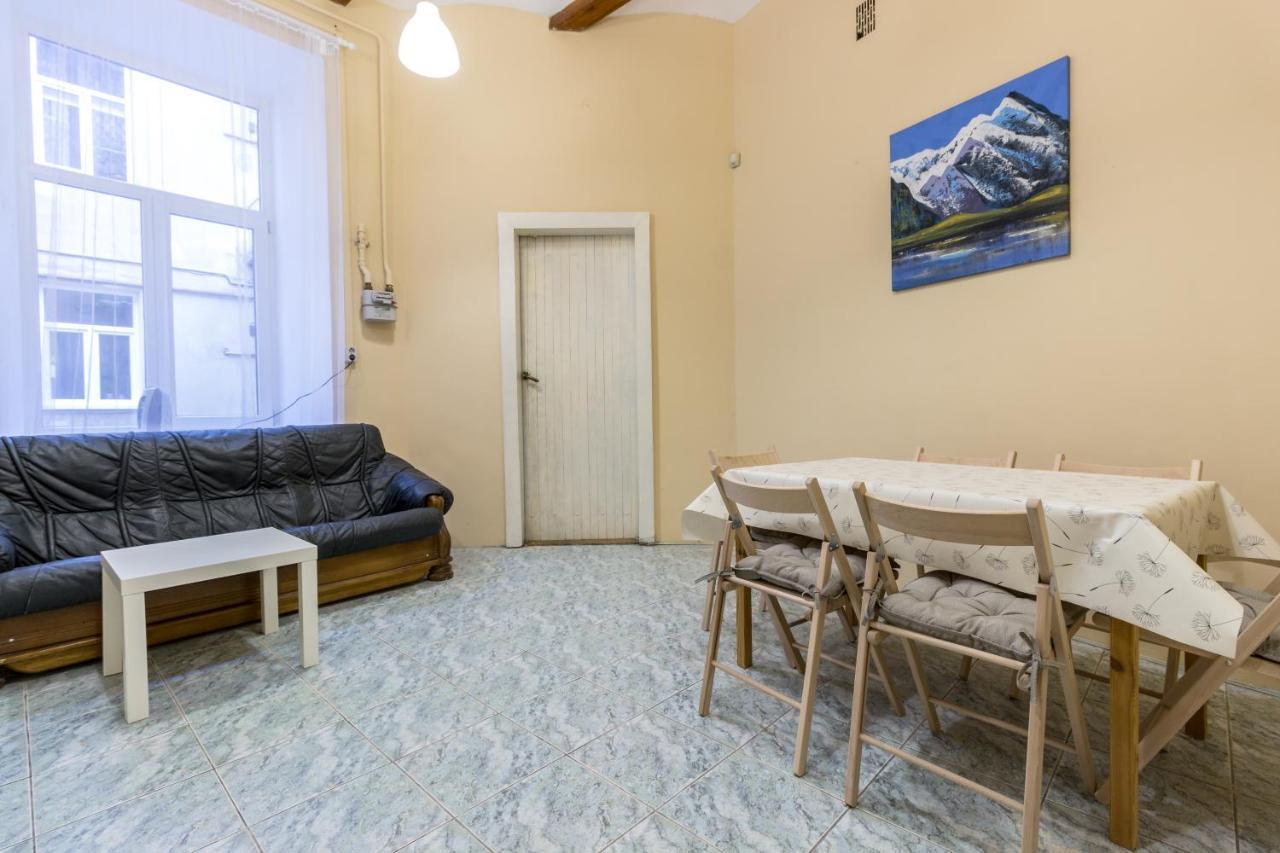 Hostel Best Time Львов Экстерьер фото