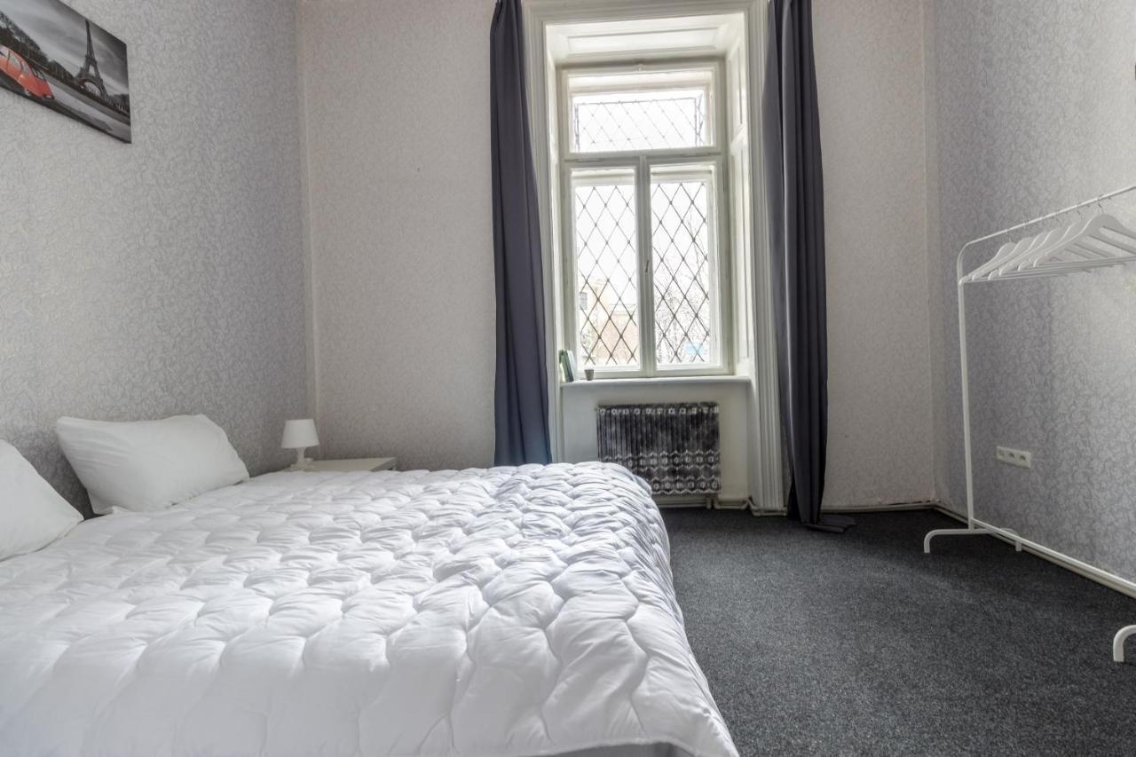 Hostel Best Time Львов Экстерьер фото