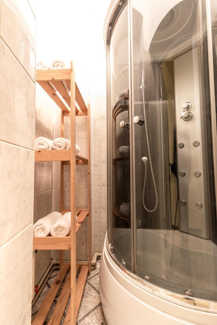 Hostel Best Time Львов Экстерьер фото