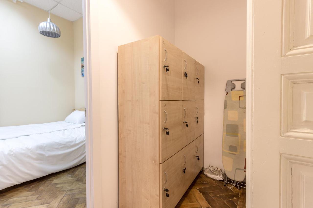 Hostel Best Time Львов Экстерьер фото