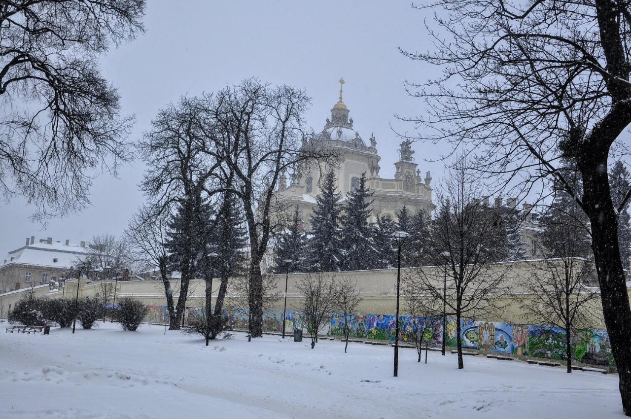 Hostel Best Time Львов Экстерьер фото